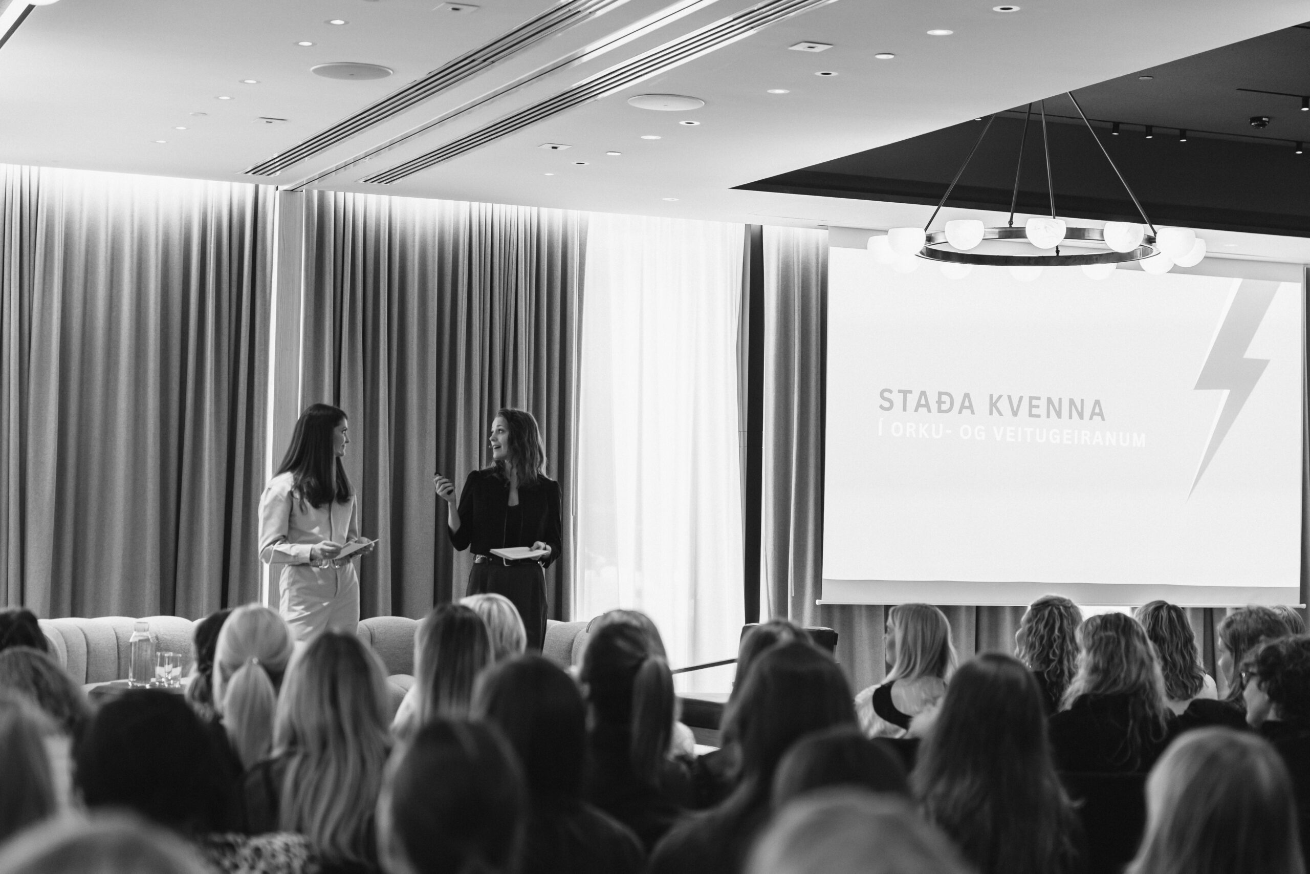 Helga Kristín Jóhannsdóttir og Ása Björk Jónsdóttir, stjórnarkonur í KÍO