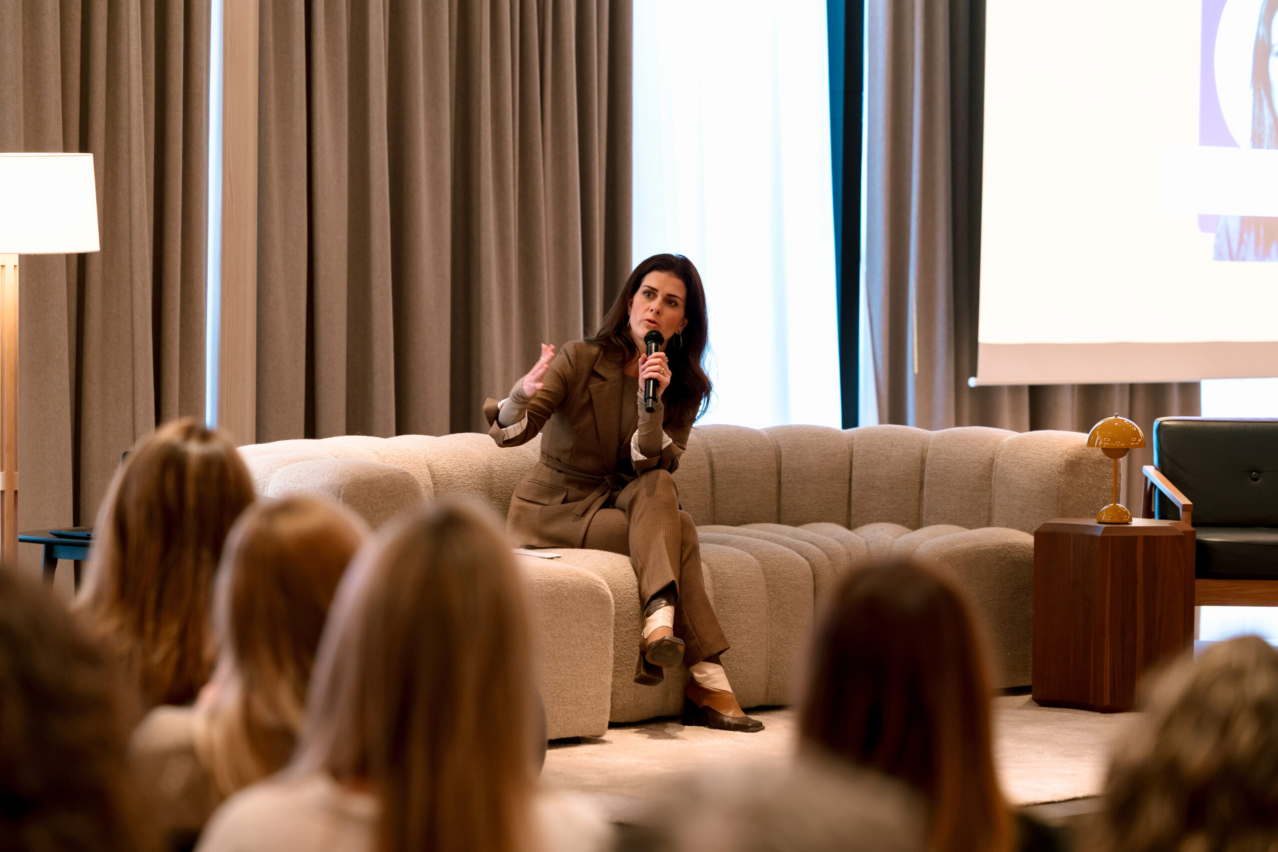 Þórdís Kolbrún Reykfjörð Gylfadóttir var með erindi sem bar heitið ,,að passa í piparkökuformið_